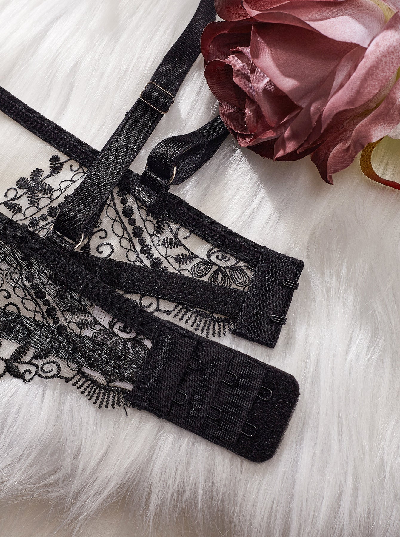 Luxurious Black Lace embroidered Lingerie-Set